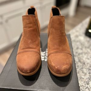 Sorel Evie Pull on velvet tan water proof size 7